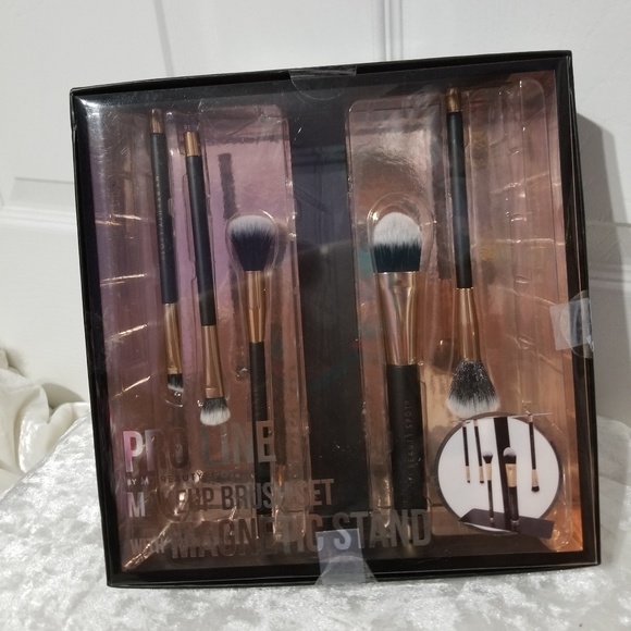 Pro line Makeup Brush Set, Acrylic Makeup Stand Bundle Of 2 - Picture 2 of 5